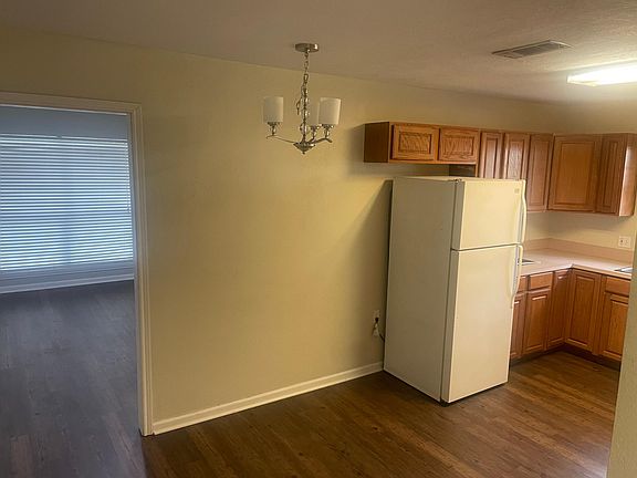5th image of 709 S Polk St #709