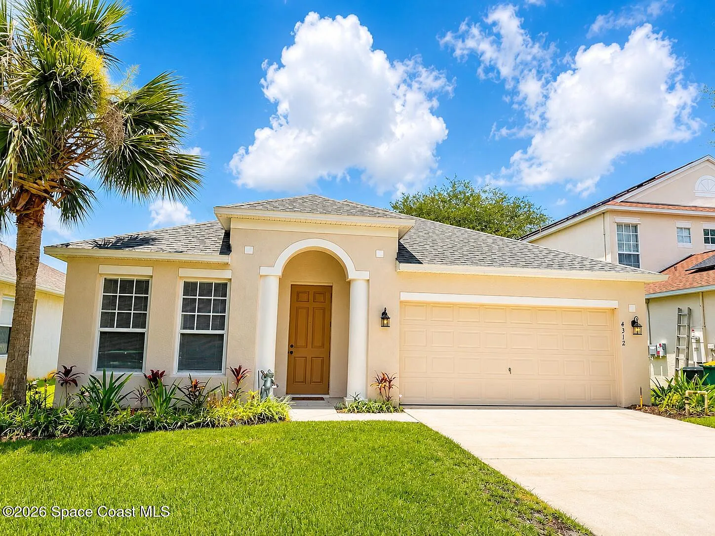 3 bed, 2.0 bath, 1706 sqft, $2,150 — Photo 1