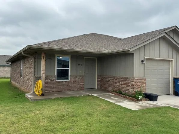 502 Parkhill Cir, Newcastle, OK 73065