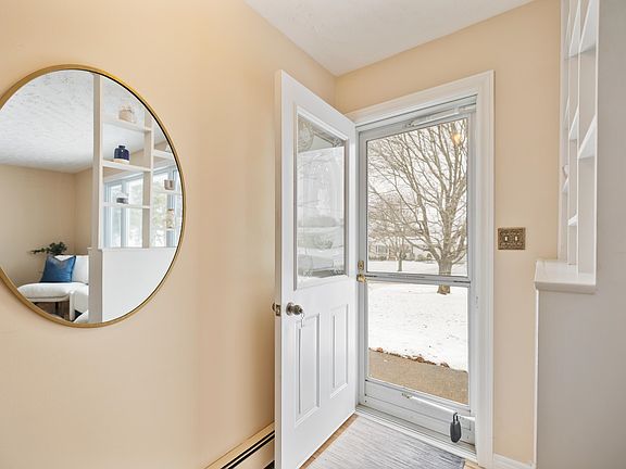 4th image of 20 Avonlea Dr