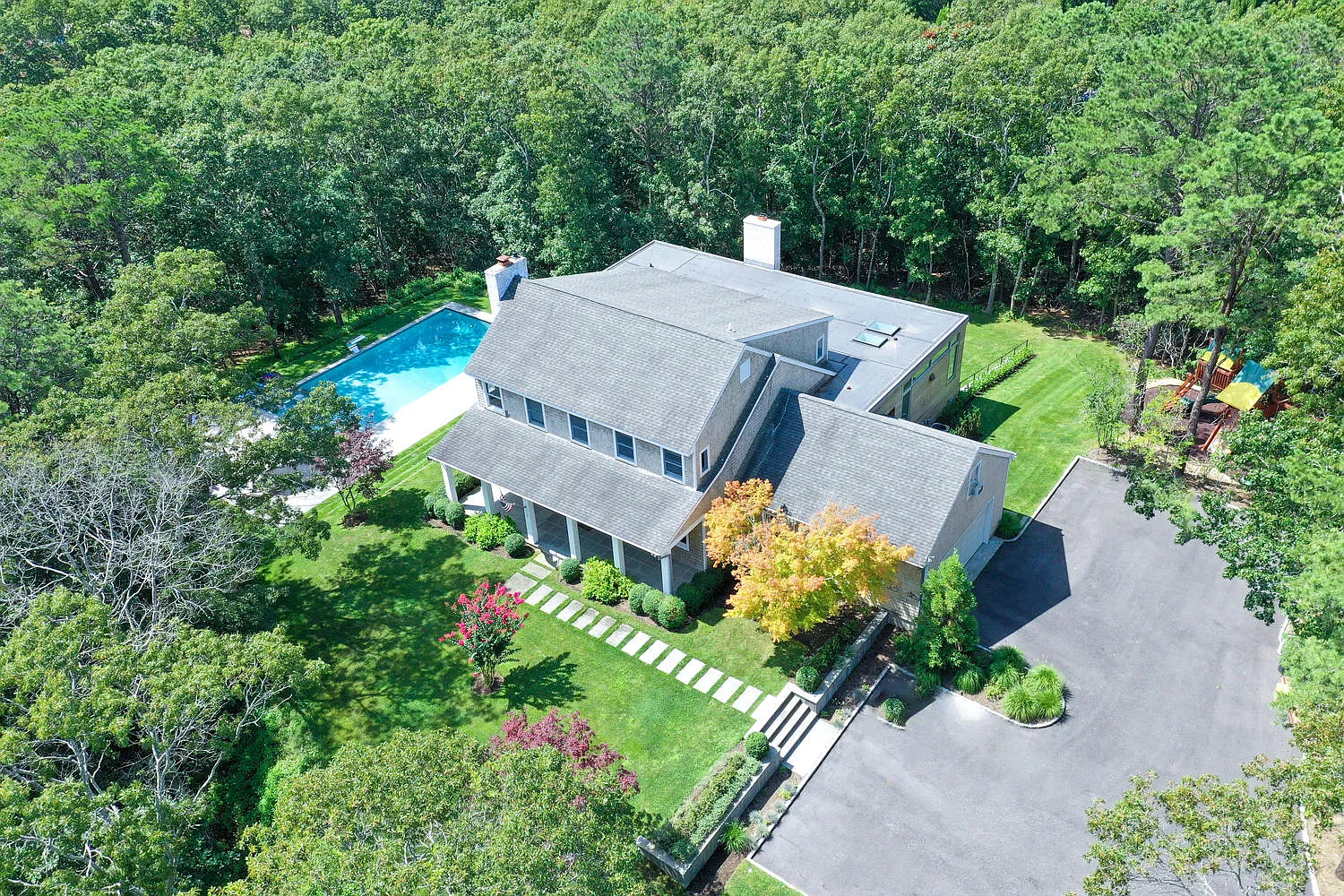 Safe and Secluded Gated Compound on 5 Acre Lot — Photo 4