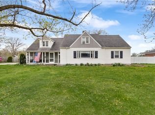 718 Gulf Rd, Elyria, OH 44035