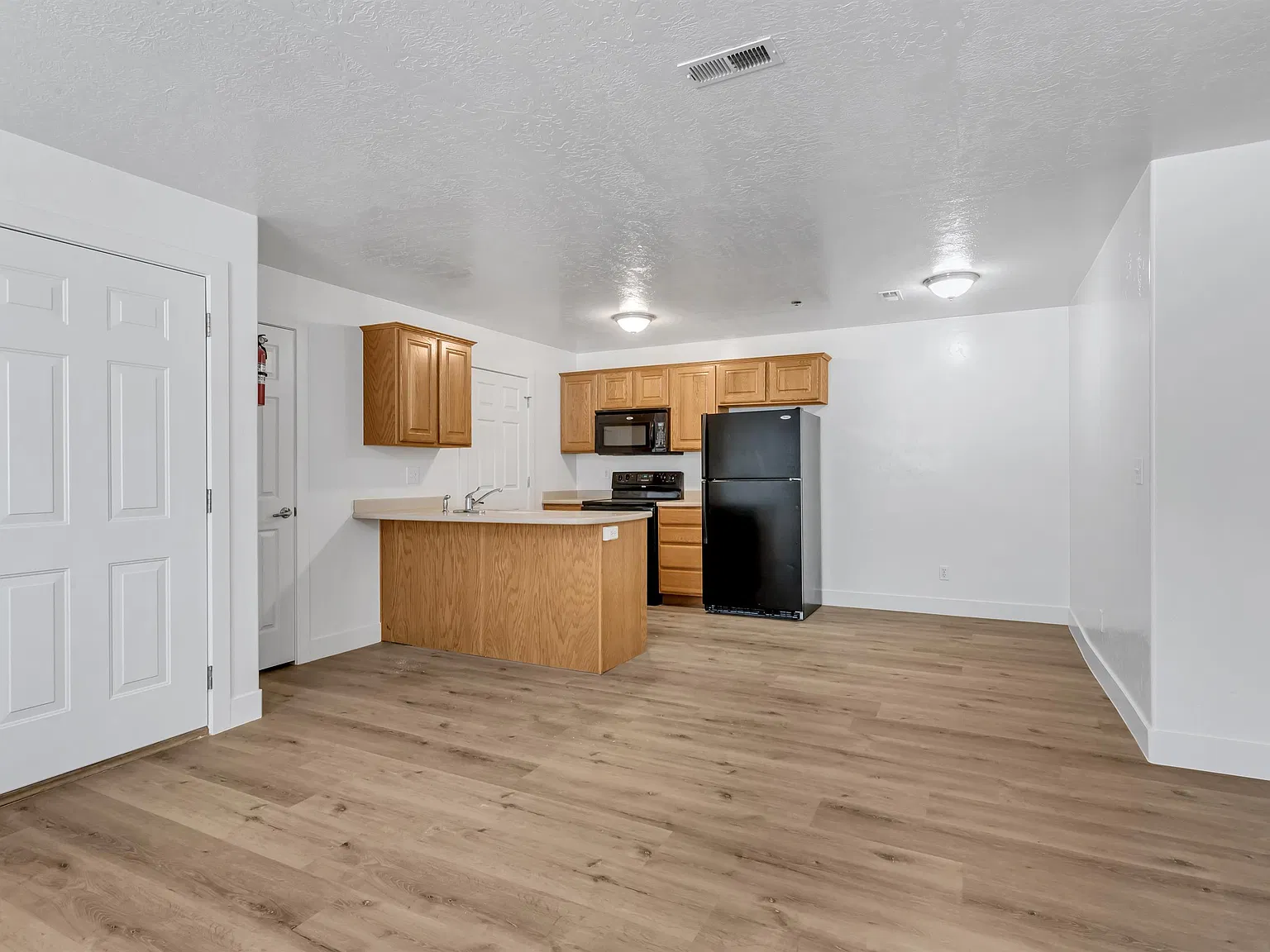 580 S Center St — Photo 3