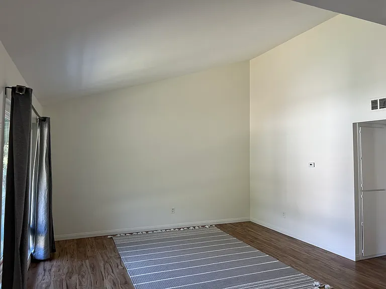 1811 E Grand Ave — Photo 14