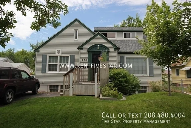 223 1/2 N 12th Ave — Photo 1