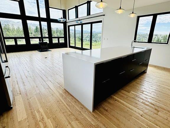 5th image of 4055 Sunset Ridge Dr