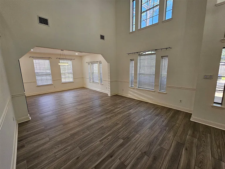 3709 Pinehurst Dr — Photo 5