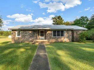 34 River Rd, Ellisville, MS 39437
