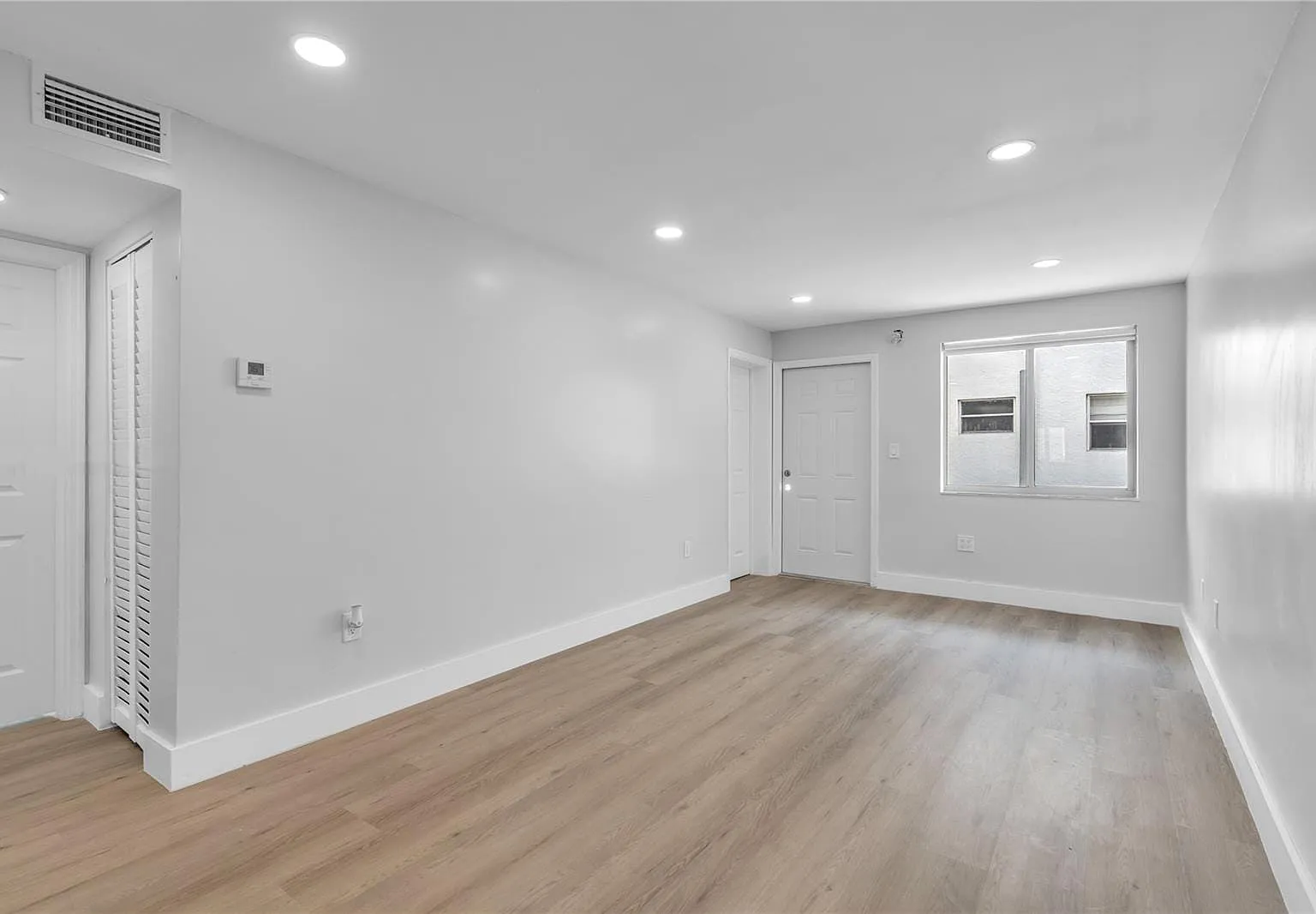 2 bed, 710 sqft, $2,450 — Photo 2