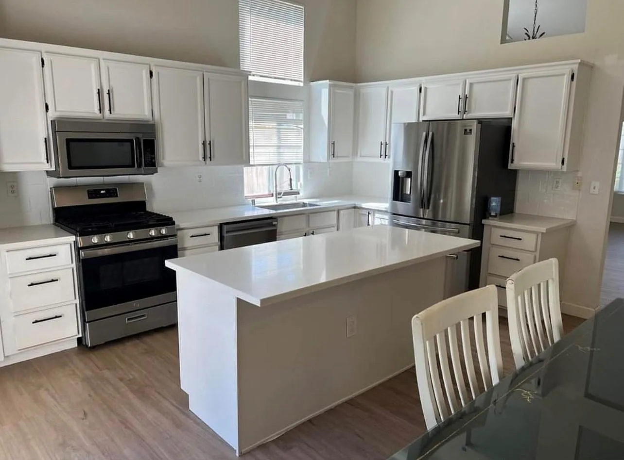 3 bed, 1424 sqft, $2,850 — Photo 2