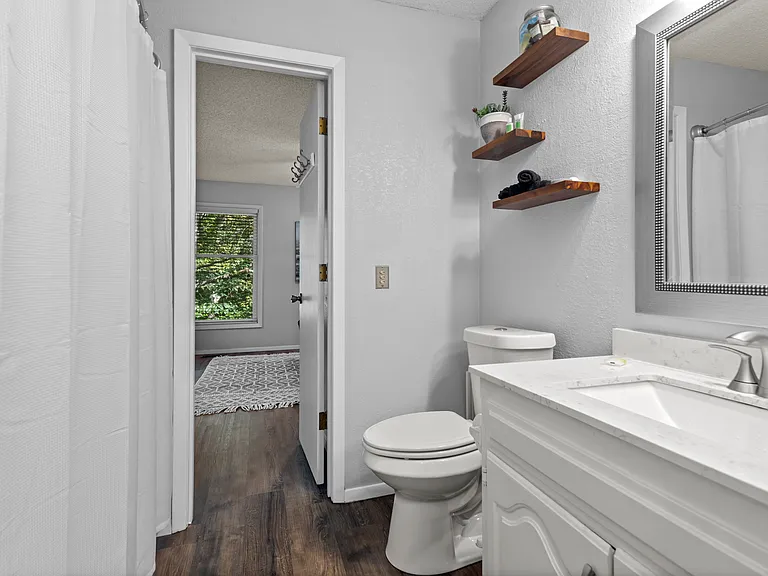 10 Victoria Ln — Photo 16