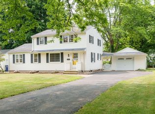 21 Scott Ln, Rochester, NY 14624