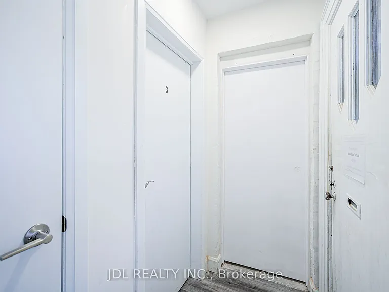 5 Sorauren Ave #3 — Photo 1