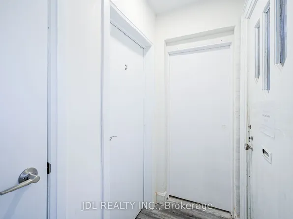 5 Sorauren Ave, Toronto, ON