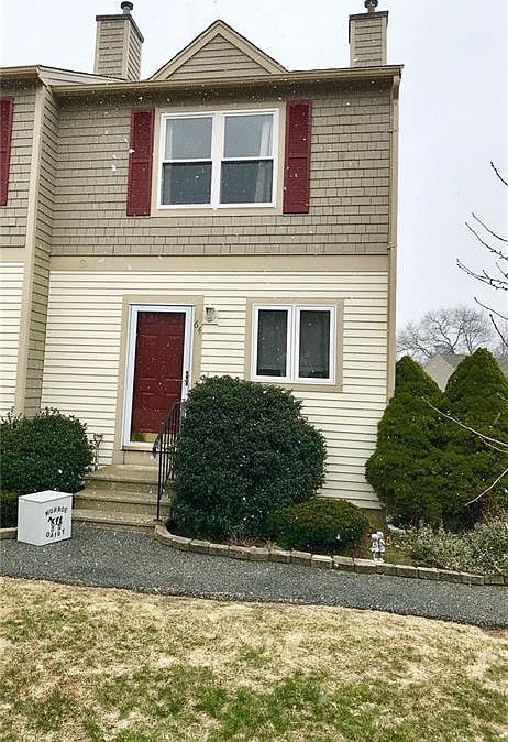 1st image of 64 Fairway Dr #64