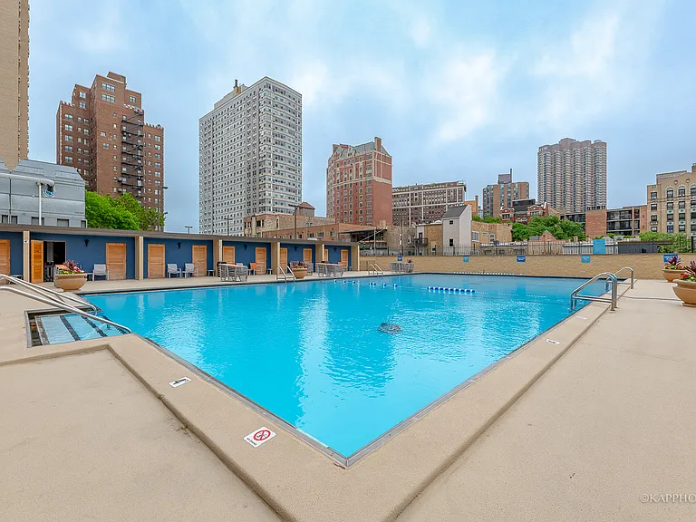 655 W Irving Park Rd #1417 — Photo 26