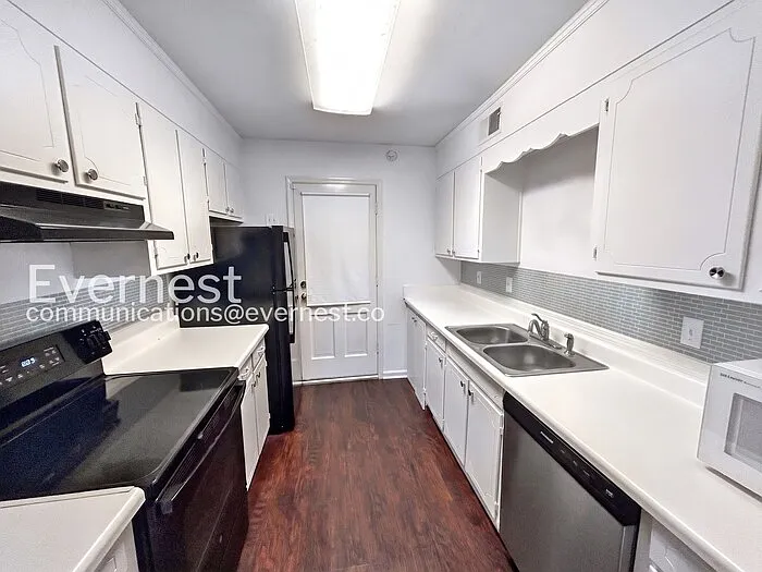 2086 Montreat Cir — Photo 5