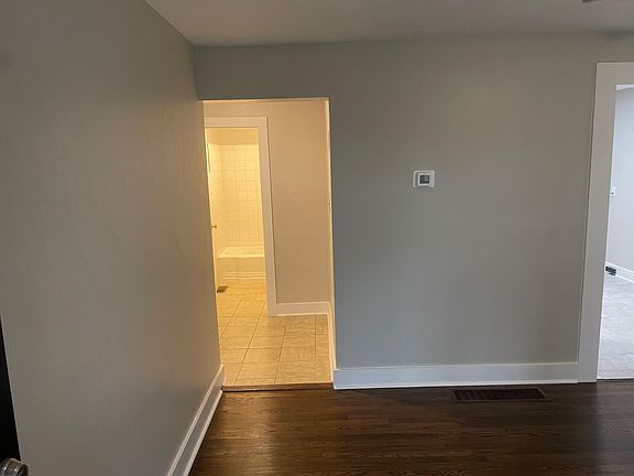 5th image of 1644 Johnson Dr