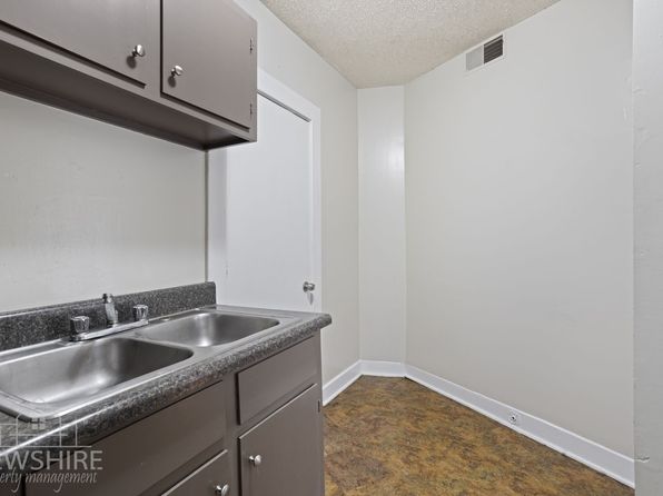 144 W Henry St APT 307