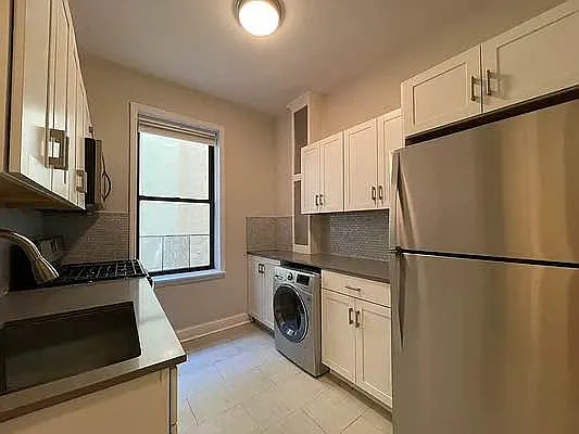 Rented by Hillel Realty Group | media 9