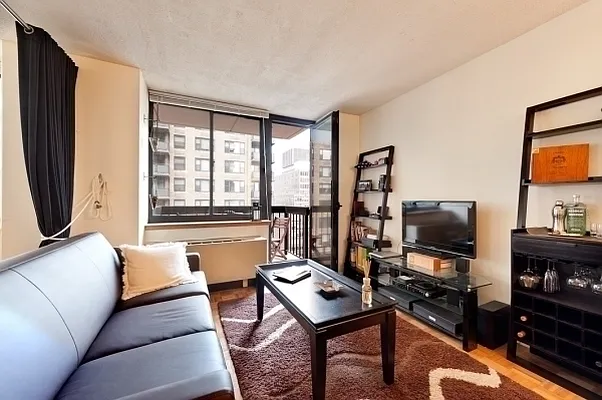 Rented by Sterling Holdings | media 3