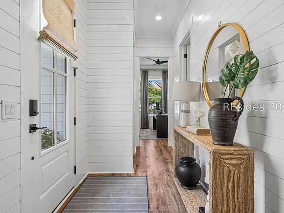 4th image of 147 Persimmon Circle