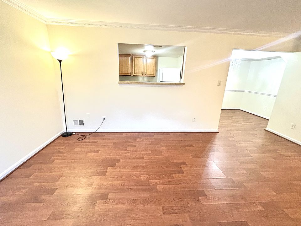 1st image of 9833 Hagel Cir #1