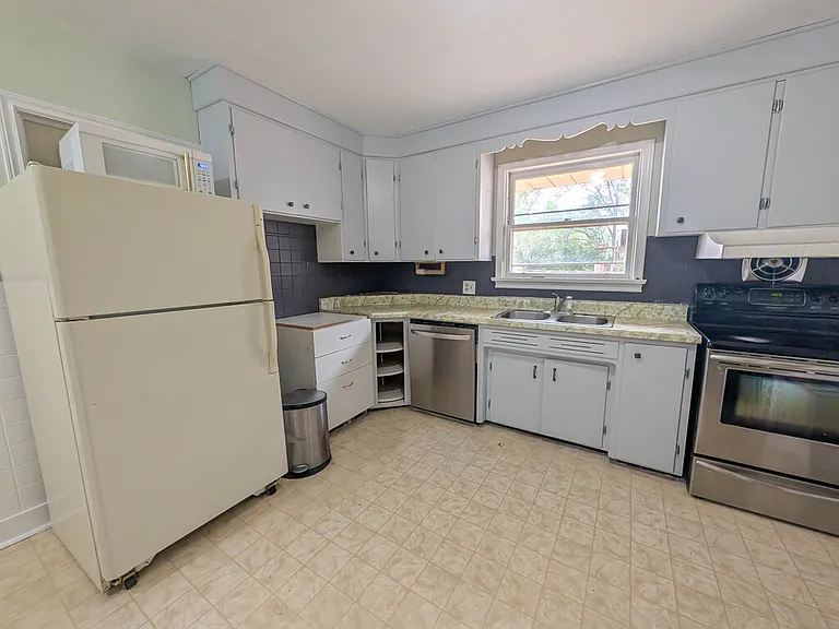 37 Franklin Blvd — Photo 7