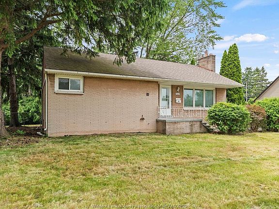 3rd image of 4065 Dougall Ave