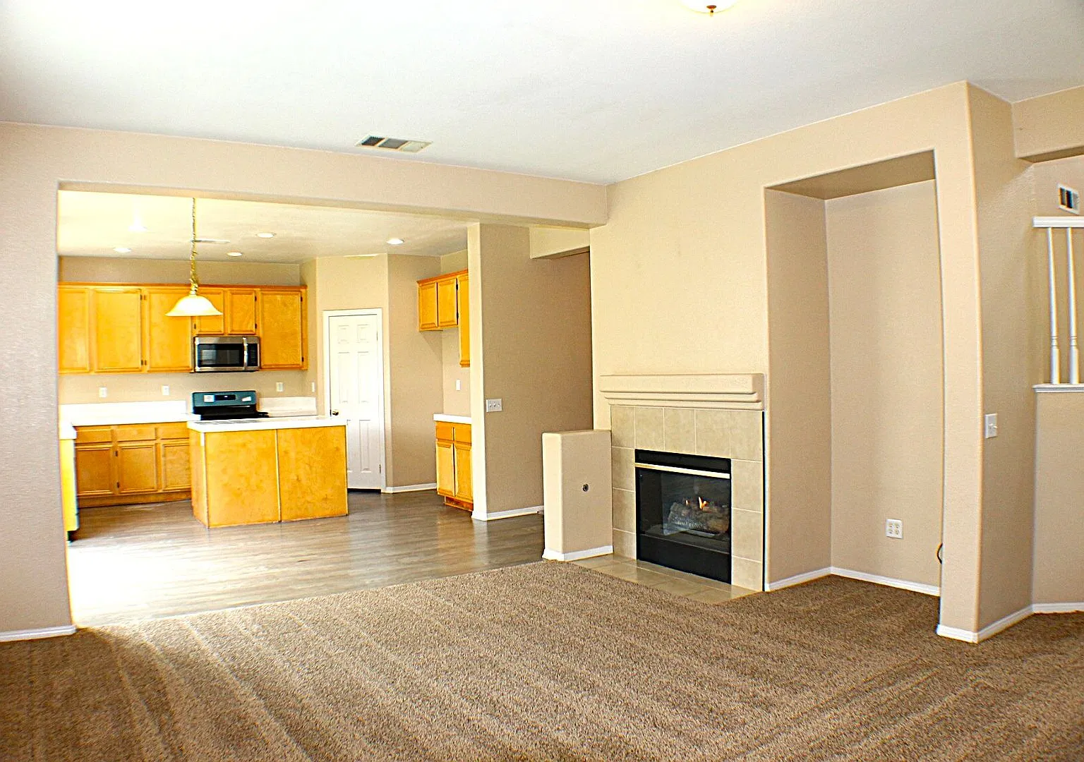 Moreno Valley Ranch, Spacious 4 Bedroom — Photo 4
