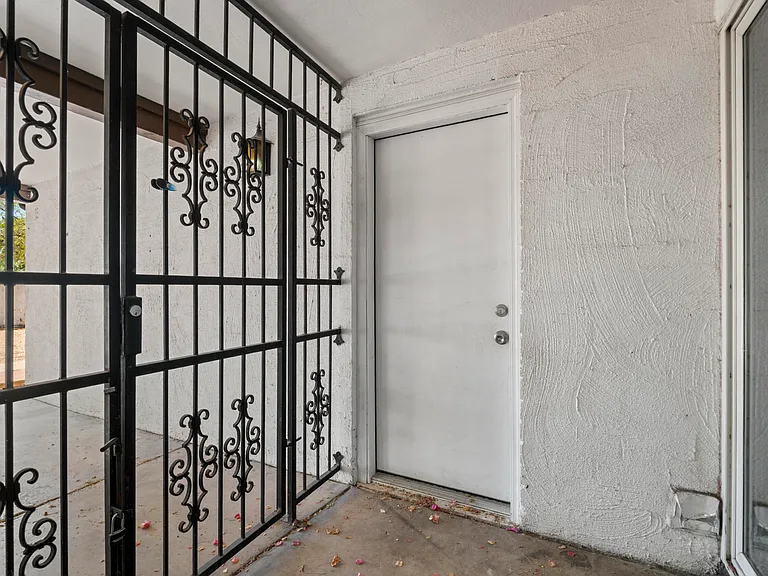 648 E Tam Oshanter Dr — Photo 20