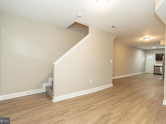 3rd image of 1605 Carswell St
