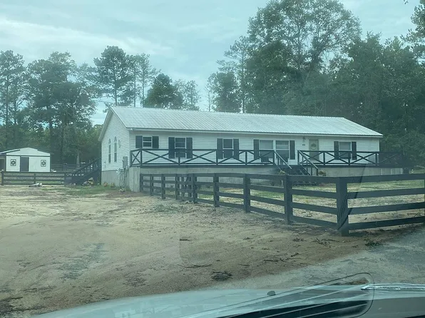 315 Red Oak Dr, Fort Valley, GA 31030