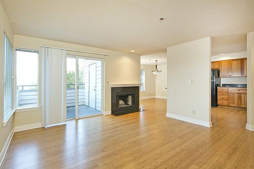 1st image of 8964 Redmond Woodinville Rd NE