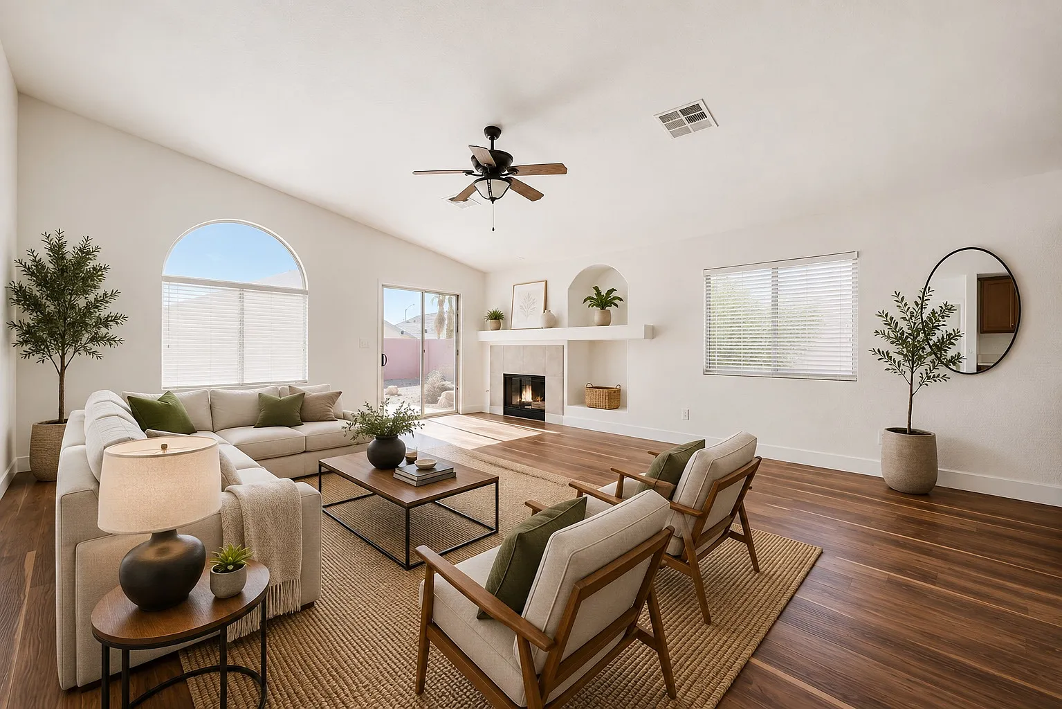 Beautifully Renovated Single-Story Home with RV Parking & Brand-New Ap — Photo 3