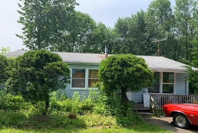 2nd image of 6685 Pratt Rd