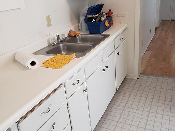 3rd image of 804 N Kimball St