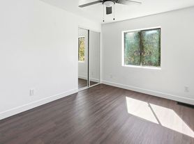 23855 Zuger Dr, Crestline, CA