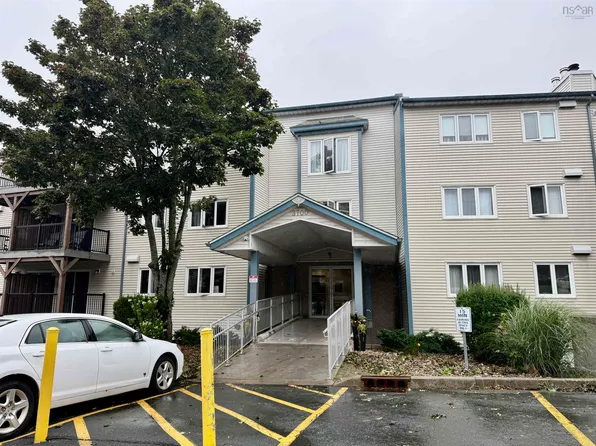 3700 John Parr Dr #302, Halifax, NS B3K 5V4