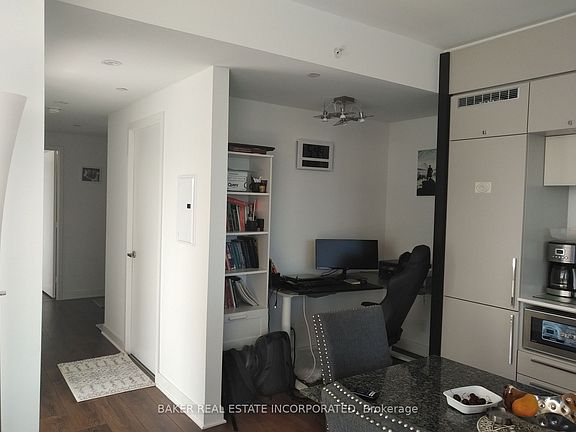 3rd image of 15 Grenville St #3703