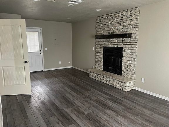 3rd image of 622 Lisa Ln