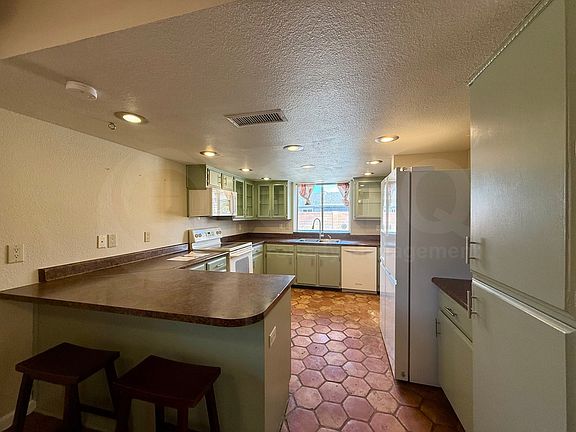 5th image of 3151 S Orange Cir