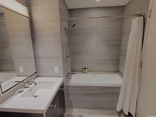 Rented by Keller Williams Realty Gold Coast | media 19