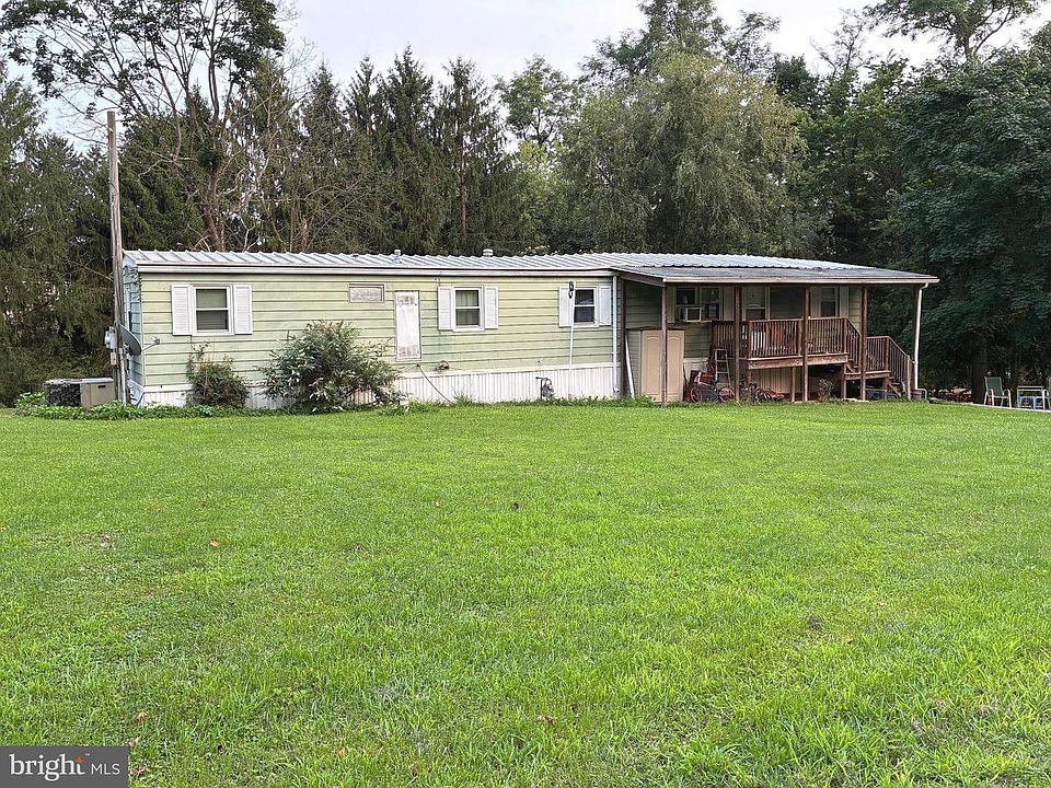1st image of 130 3rd Ave