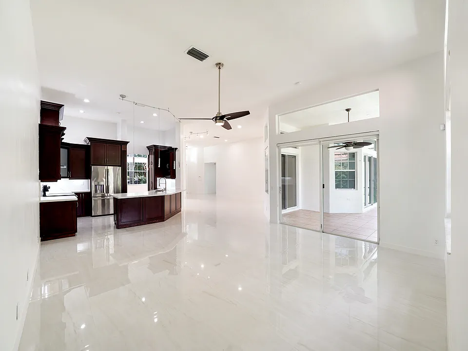2527 Jardin Dr