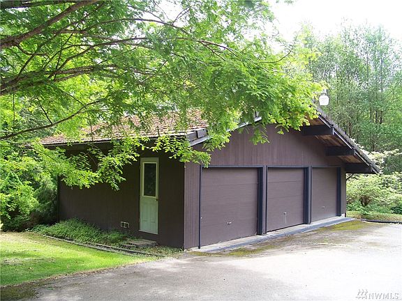 2nd image of 165 Winslow Ln