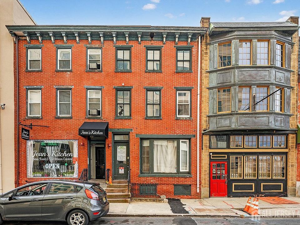 1st image of 11 N Willow St Unit 1