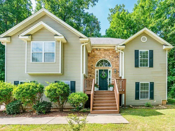 18 Lenox Dr NE, Cartersville, GA 30121