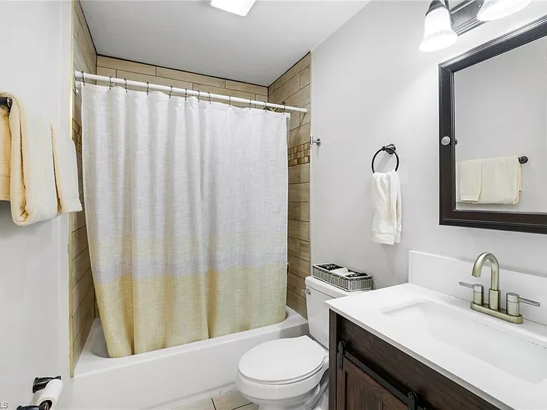 3561 Thomasson Dr — Photo 16