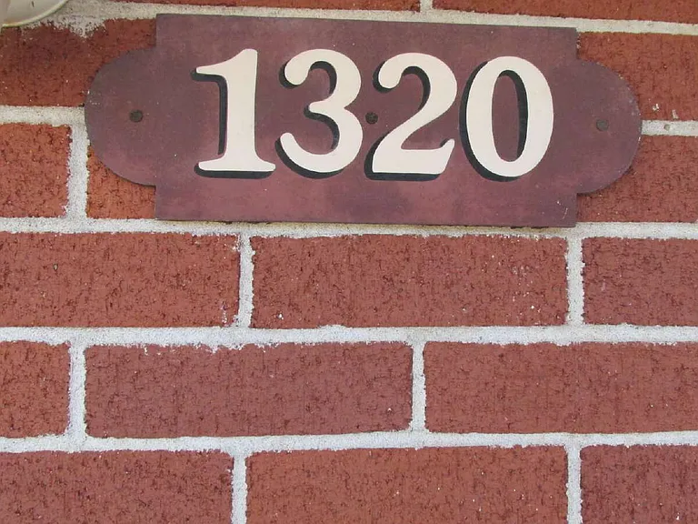 1320 W Linden St — Photo 47
